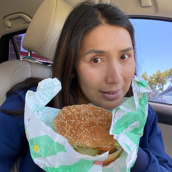 Meet your Posher, Ally - Picture 1 of 1